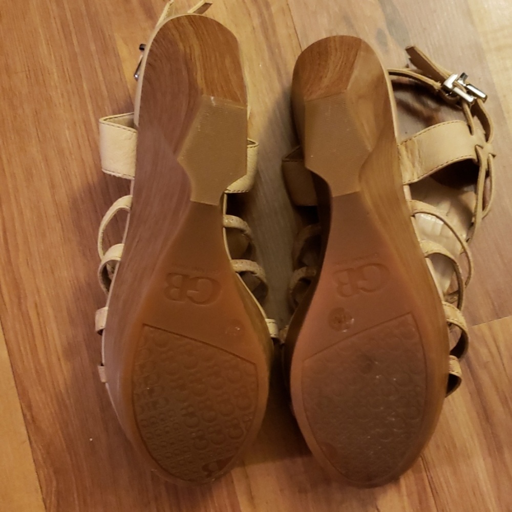 Gianni Bini Size 8 Camel Strappy Platform Sandals - Picture 3 of 4